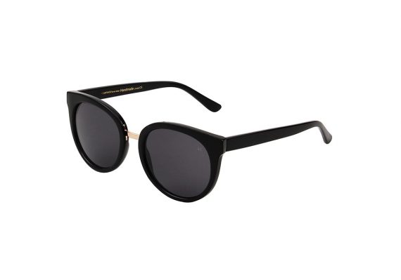 A.Kjaerbede zonnebril model Gray kleur zwart met grijze glazen AKsunnies bril